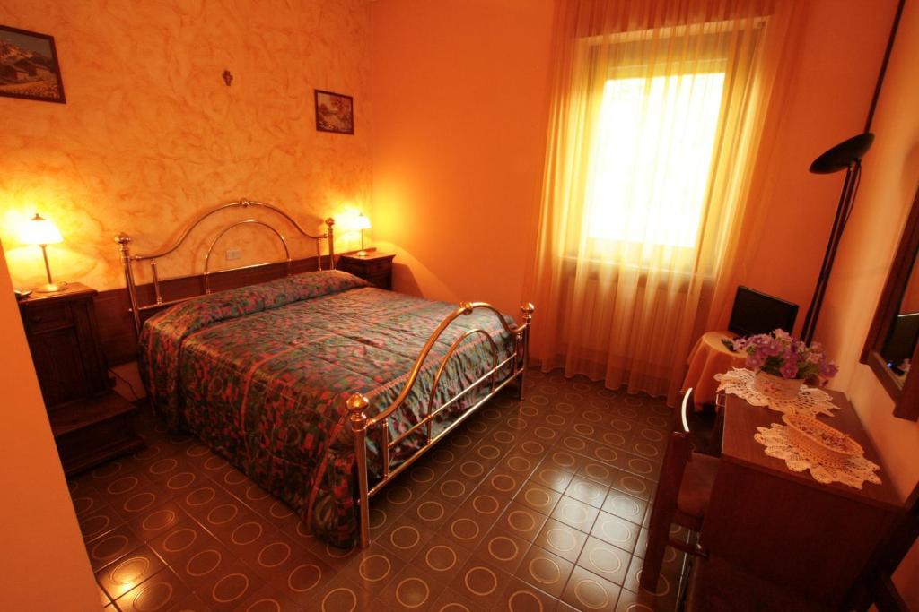 Hotel Sarre Bilik gambar