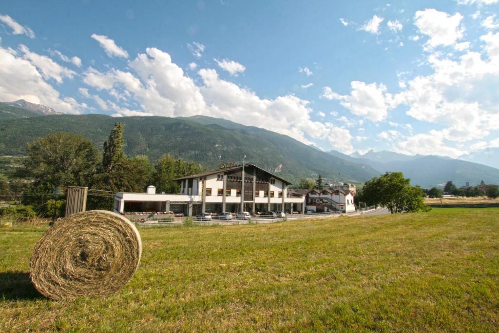 Hotel Sarre Luaran gambar